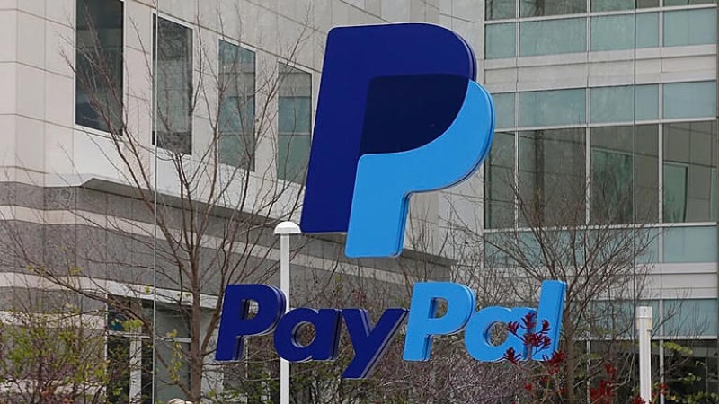 PayPal moves to establish U.S. bank, expanding deposits and loans